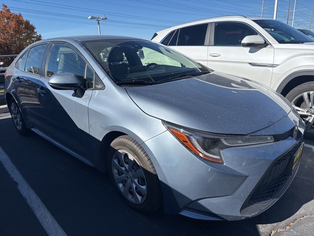 2020 Toyota Corolla LE photo 2