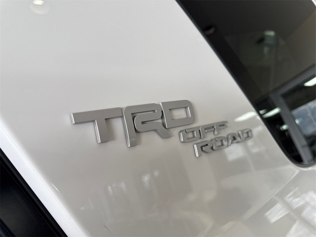 2024 Toyota 4Runner TRD Off-Road photo 2