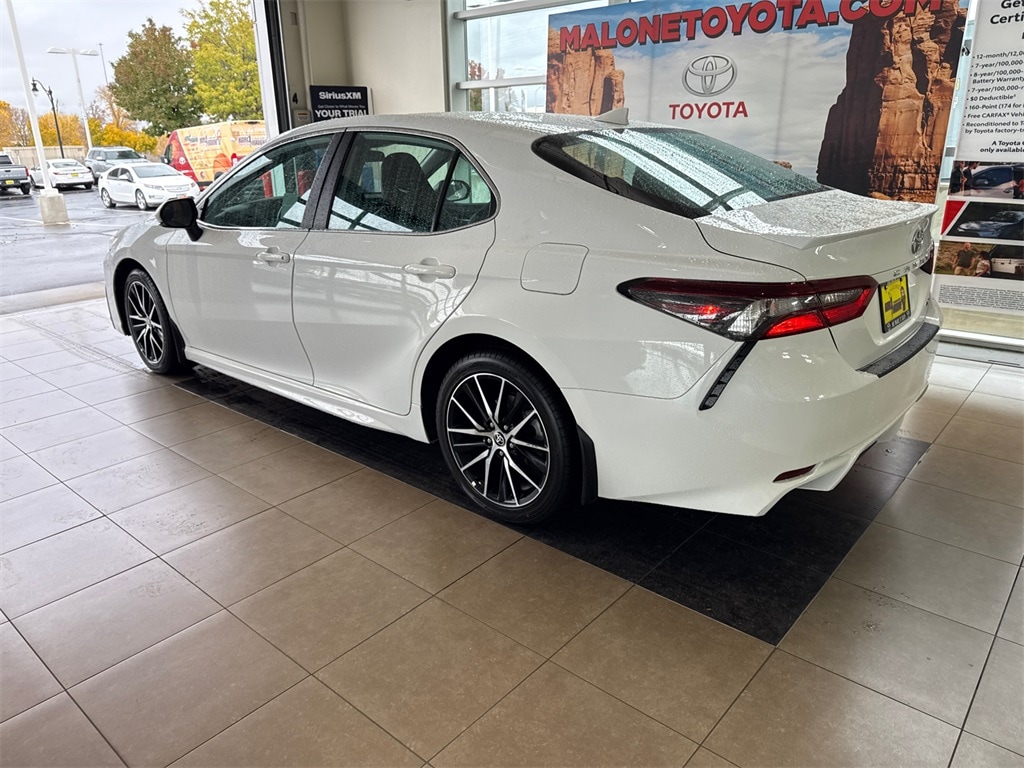 Used 2024 Toyota Camry SE Sedan