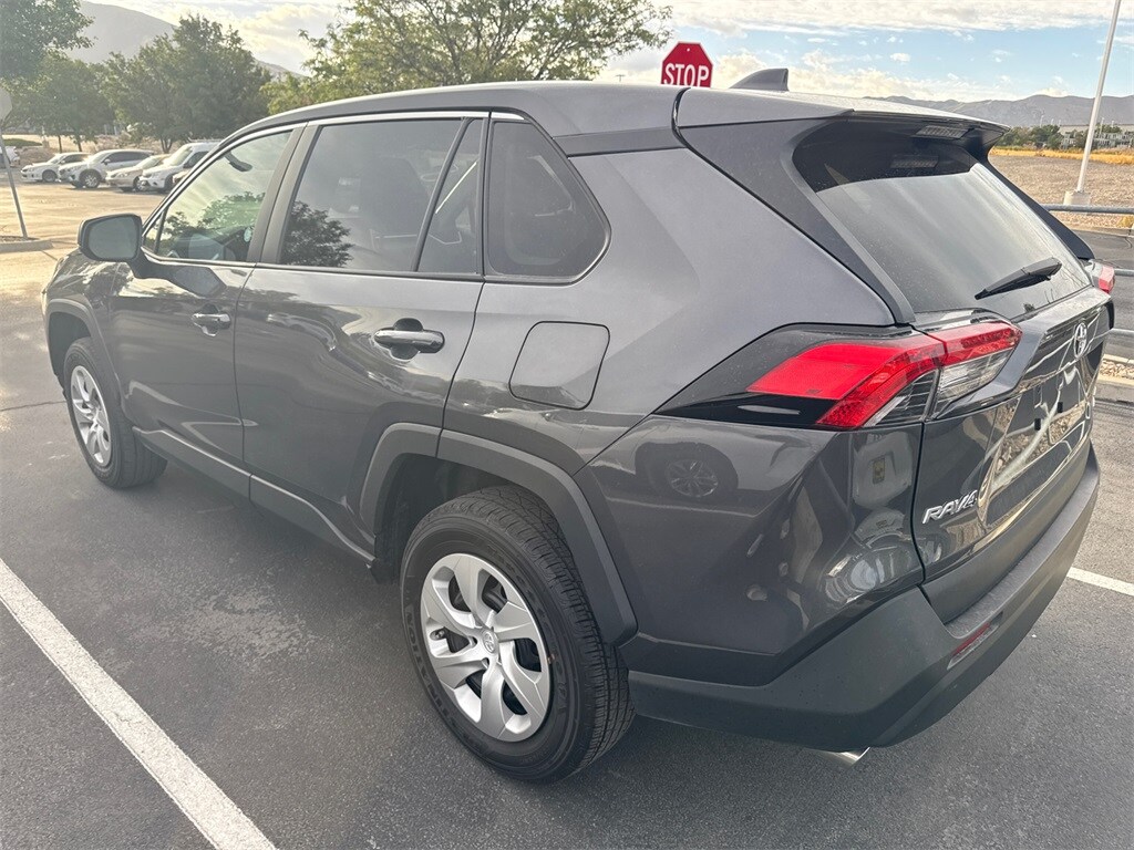 2024 Toyota RAV4 LE photo 2