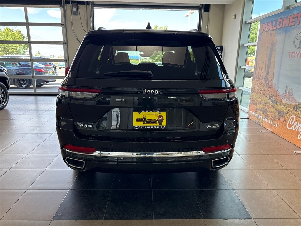 2023 Jeep Grand Cherokee Overland photo 3