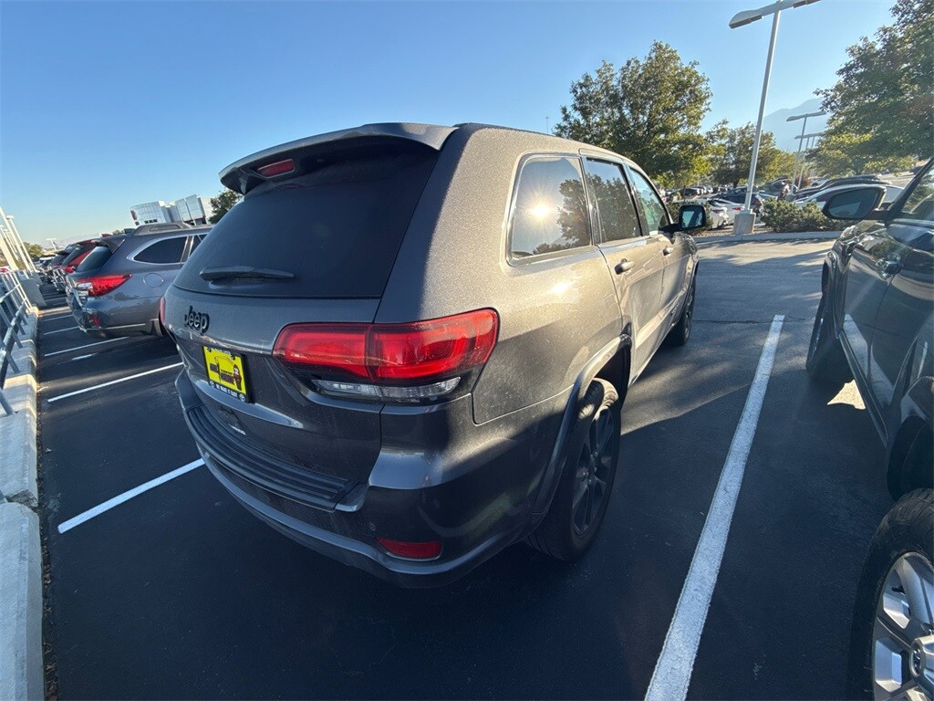 2019 Jeep Grand Cherokee Altitude photo 2