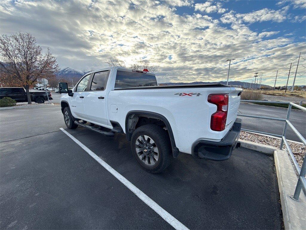 2023 Chevrolet Silverado 2500HD Custom photo 2