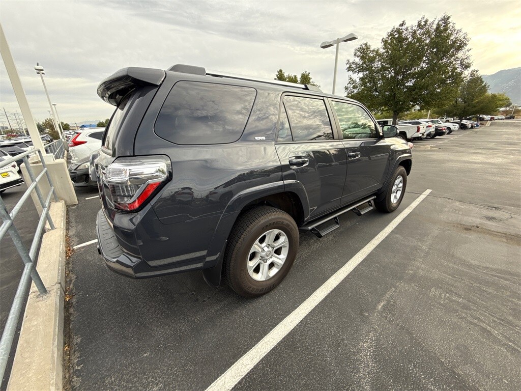2024 Toyota 4Runner SR5 Premium photo 3