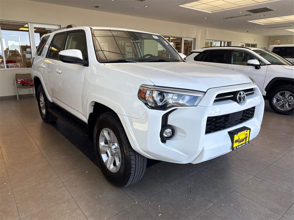 2024 Toyota 4Runner SR5 photo 4