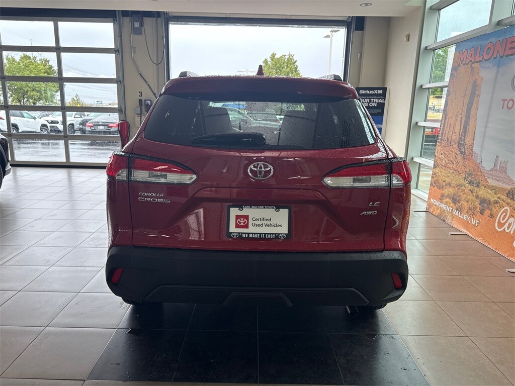 2024 Toyota Corolla Cross LE photo 2