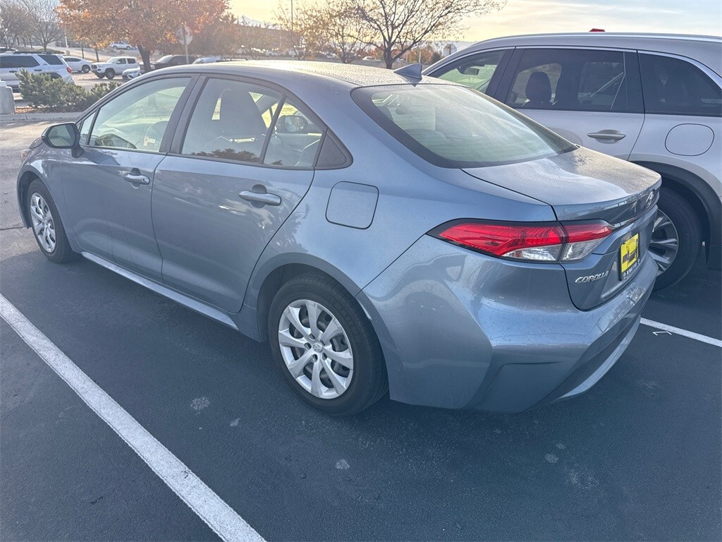 2020 Toyota Corolla LE photo 2