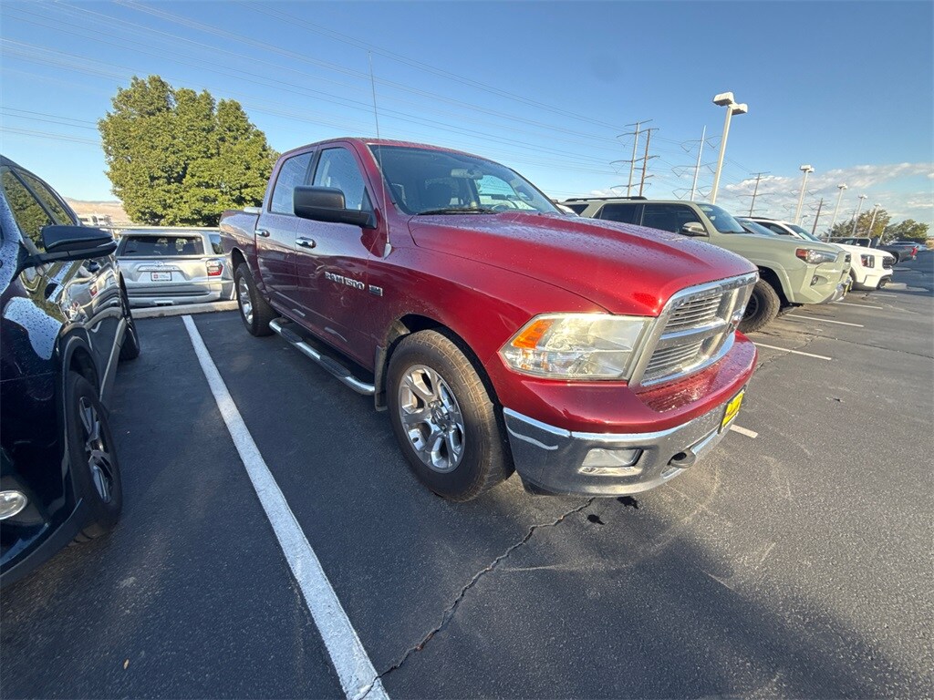 2012 Ram 1500 SLT photo 3