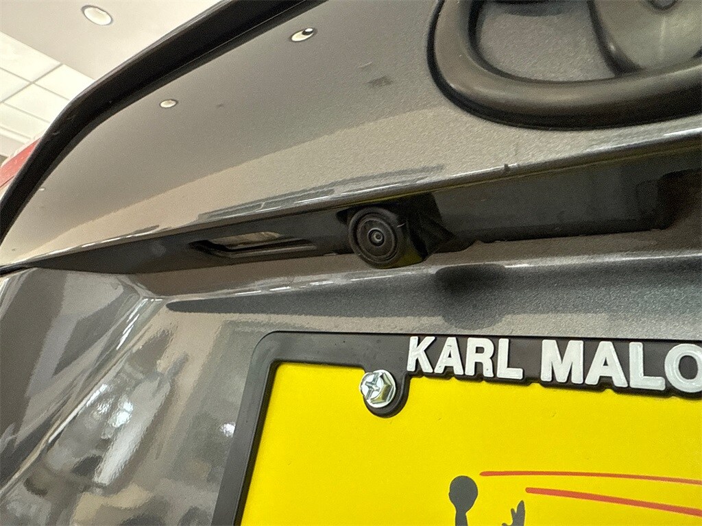 2023 Toyota RAV4 XLE photo 3