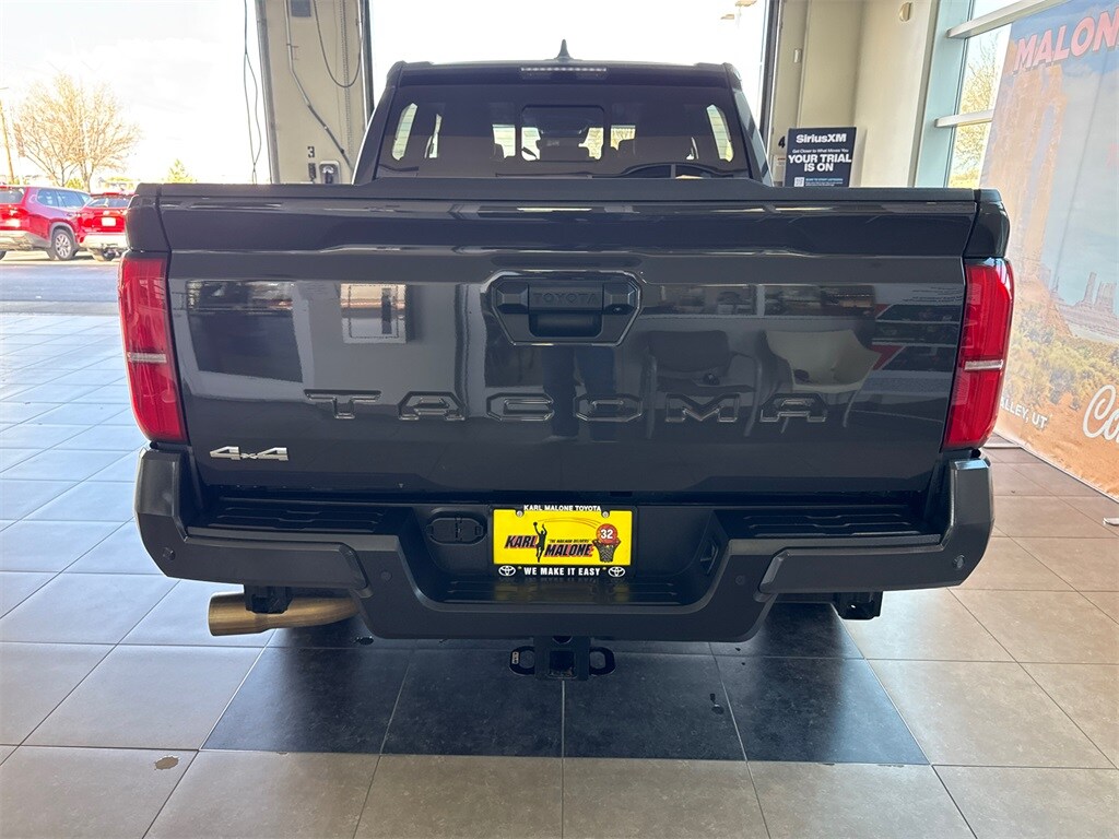 2024 Toyota Tacoma Double Cab photo 3