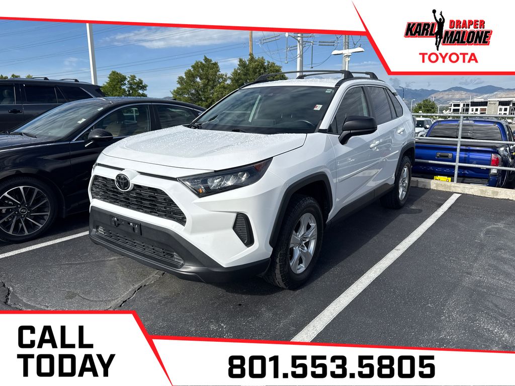 2021 Toyota RAV4 LE AWD's photo