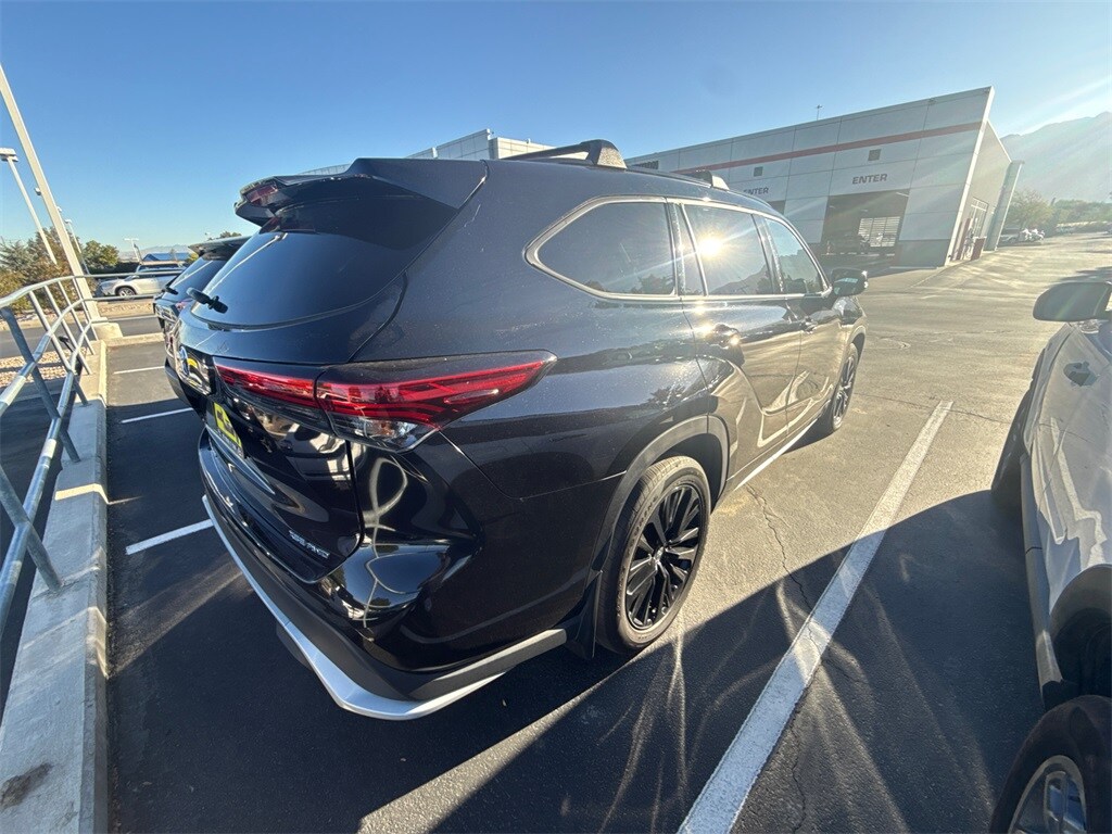 2023 Toyota Highlander XSE photo 3