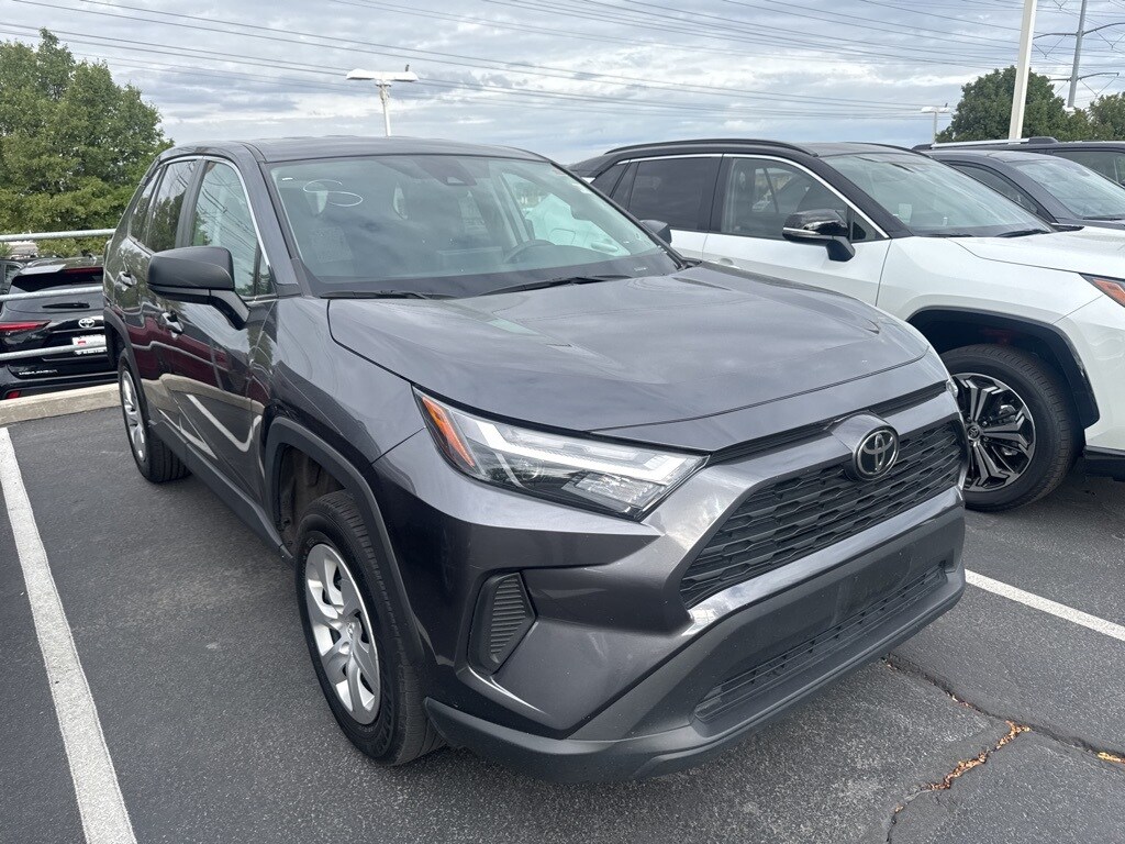 2024 Toyota RAV4 LE photo 2