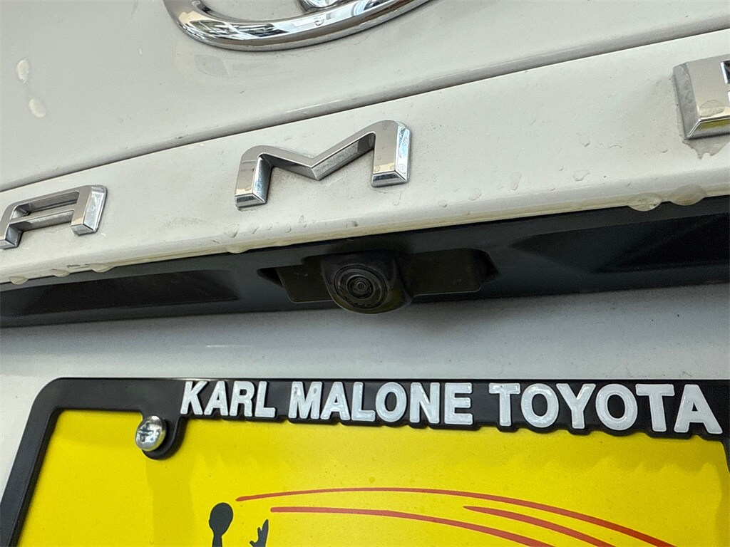 2023 Toyota Camry LE photo 3