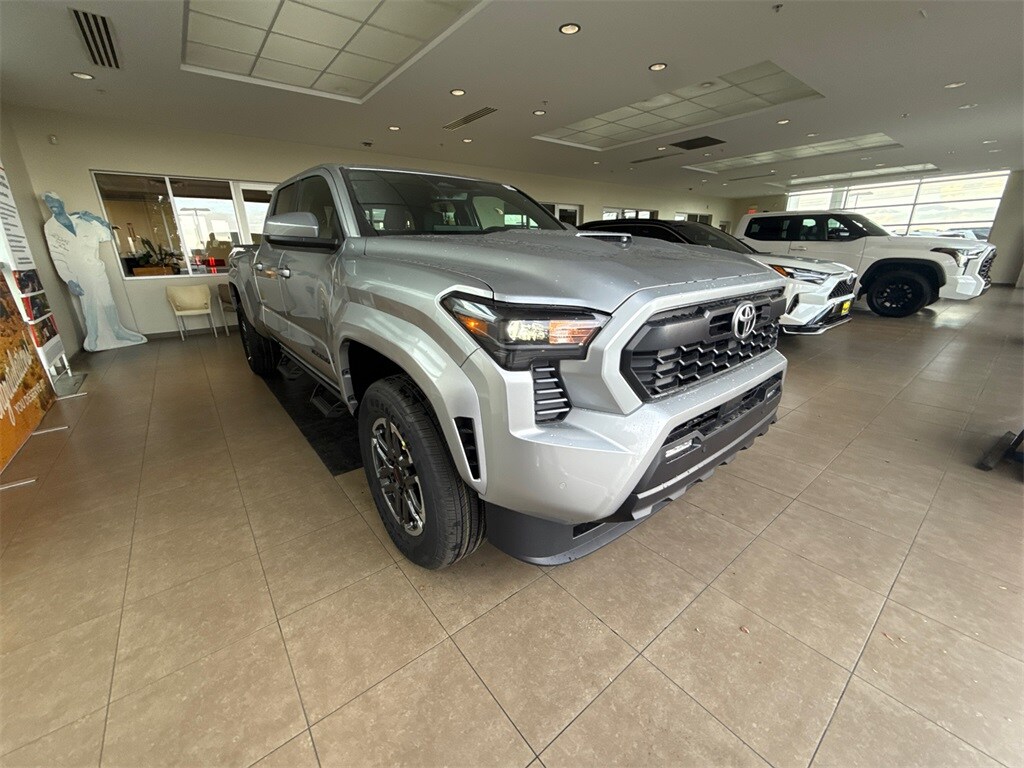 2025 Toyota Tacoma TRD Sport photo 4