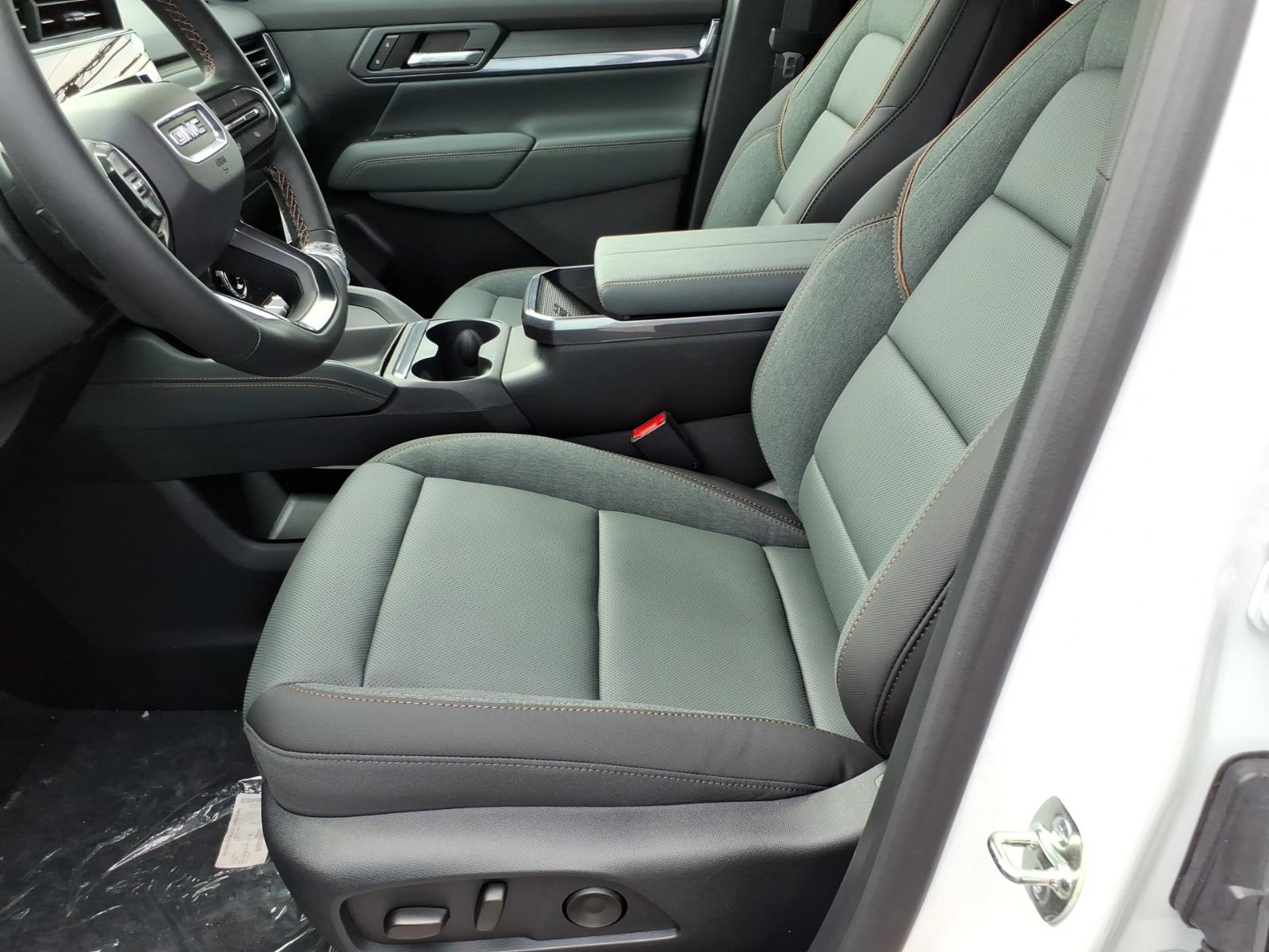 2026 GMC Terrain AT4 - Photo 12