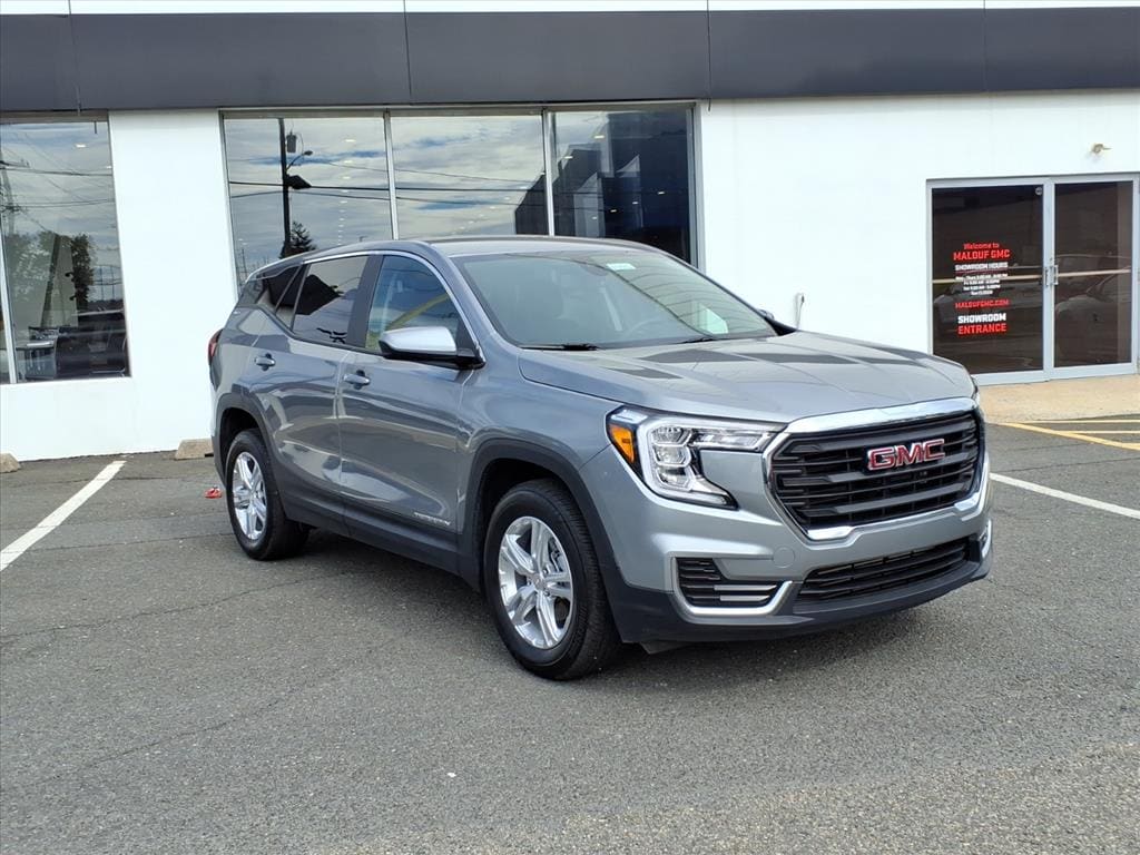 2024 GMC Terrain SLE's photo