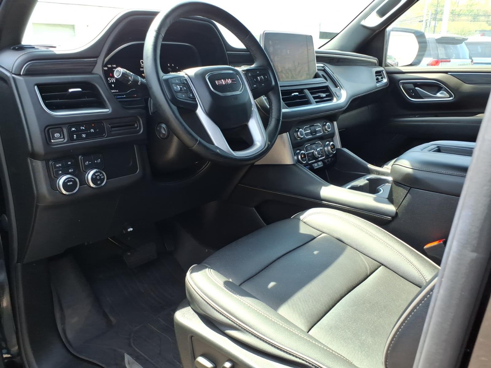 2023 GMC Yukon XL SLT - Photo 14