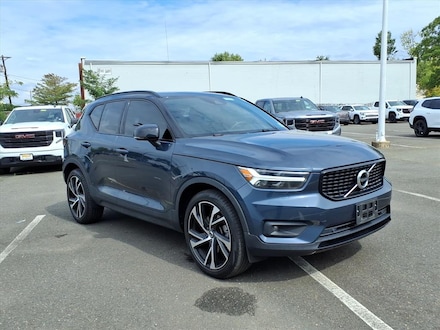2022 Volvo XC40 T5 R-Design SUV