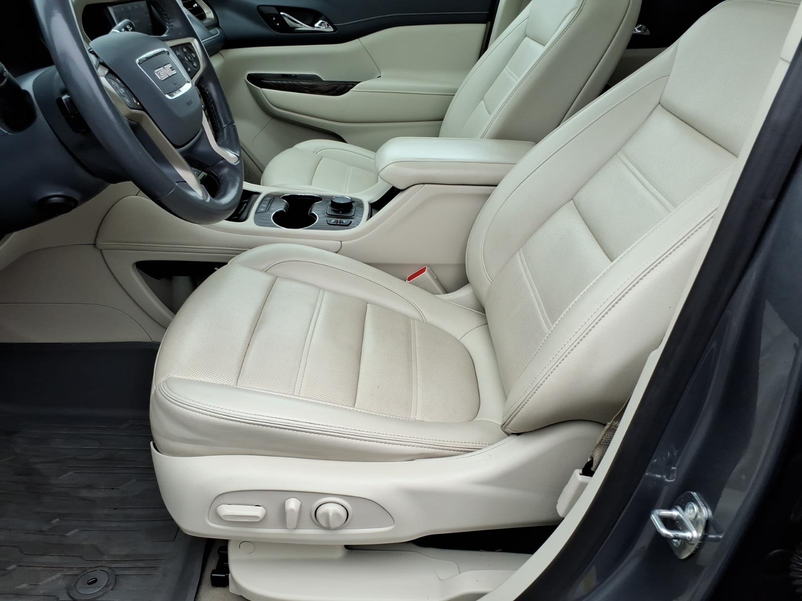 2021 GMC Acadia Denali - Photo 16