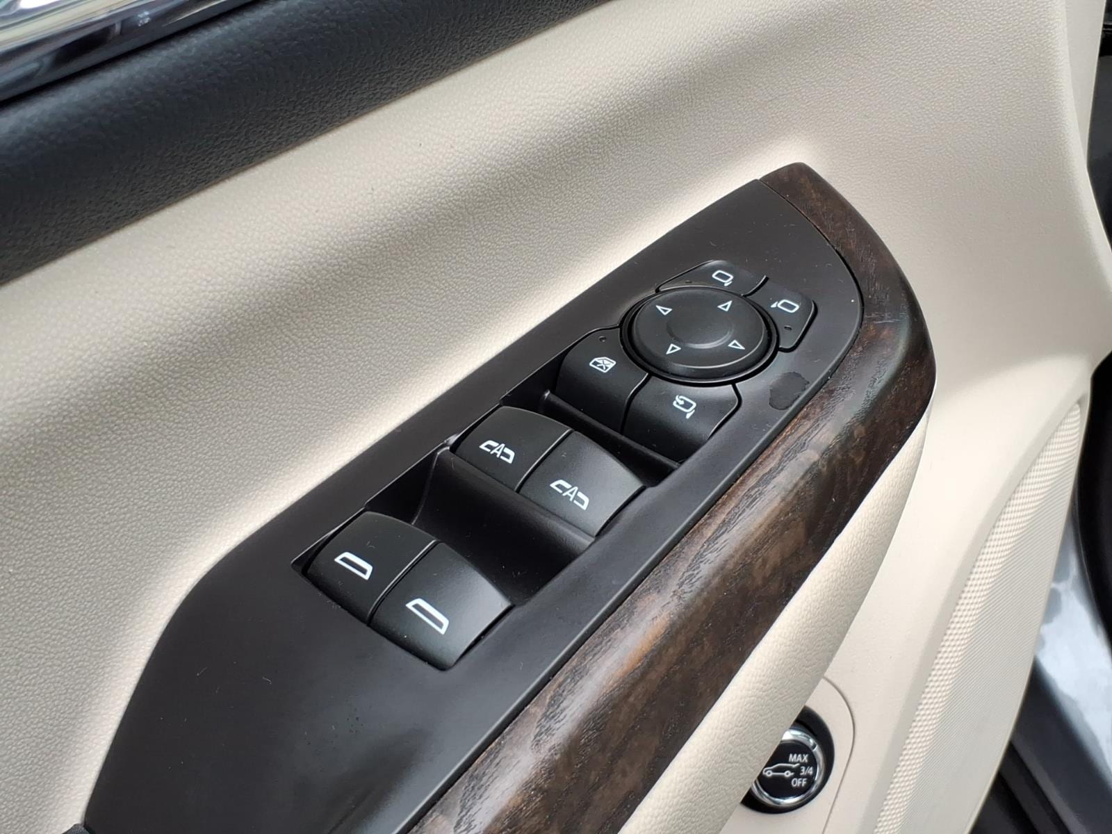 2021 GMC Acadia Denali - Photo 17