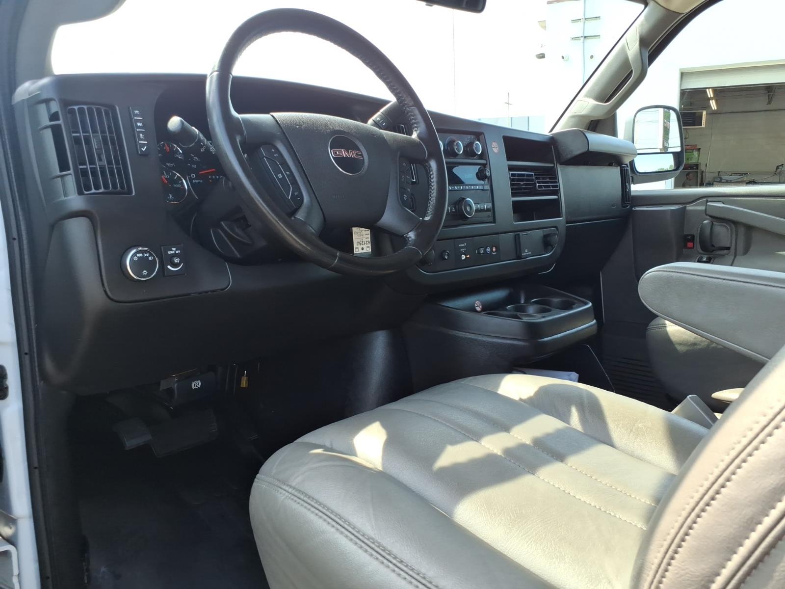2023 GMC Savana Cargo Work Van - Photo 12