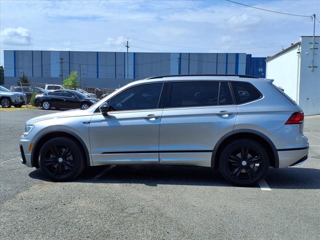 2019 Volkswagen Tiguan SEL R-Line photo 4