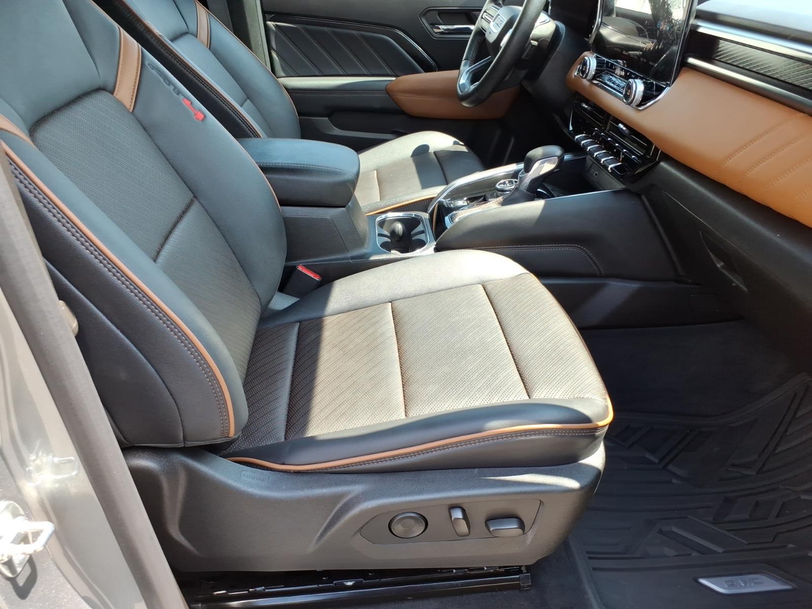 2024 GMC Canyon AT4 - Photo 8