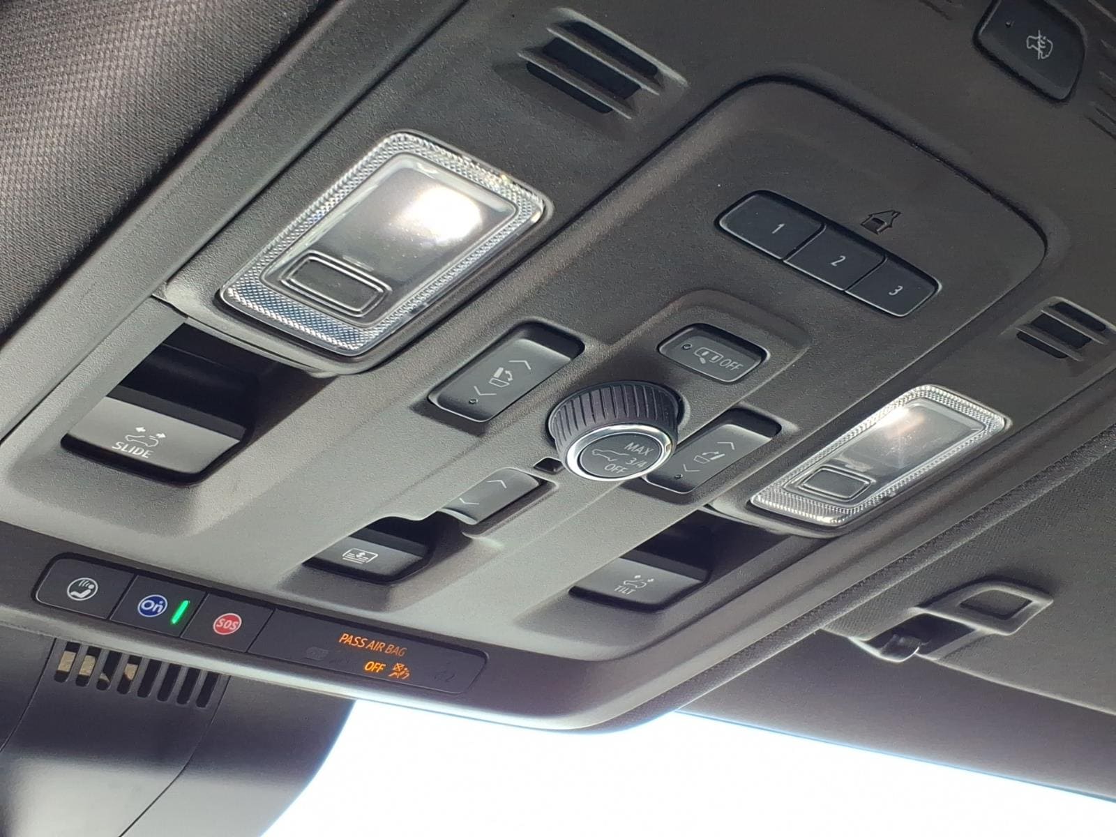 2024 GMC Yukon Denali - Photo 17
