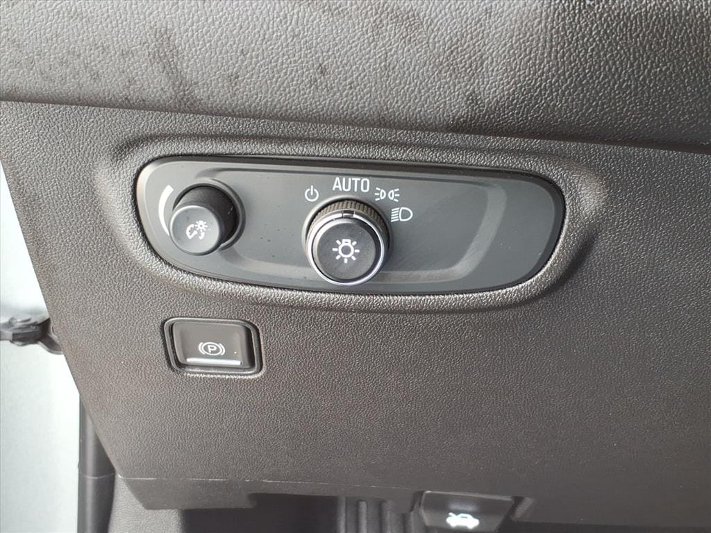 2024 GMC Terrain SLE - Photo 17
