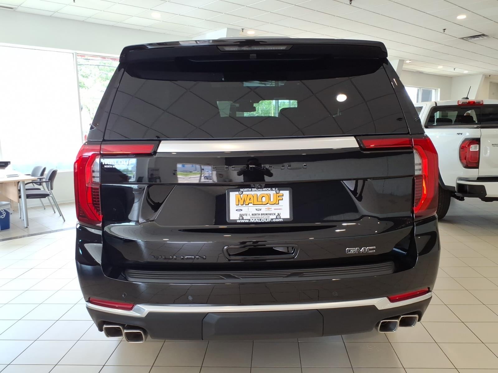 2026 GMC Yukon Denali - Photo 5