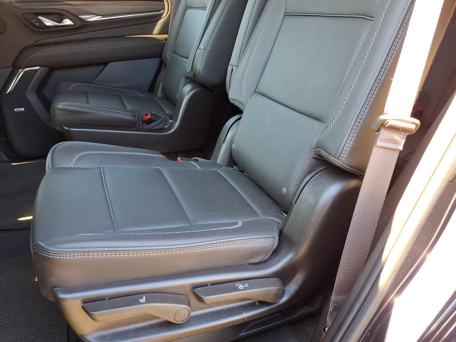 2024 GMC Yukon Denali - Photo 10