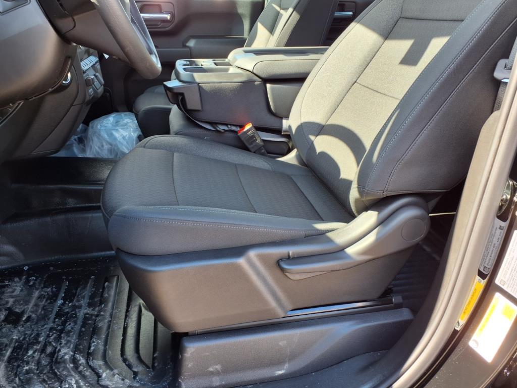 2025 GMC Sierra 2500HD Pro - Photo 11
