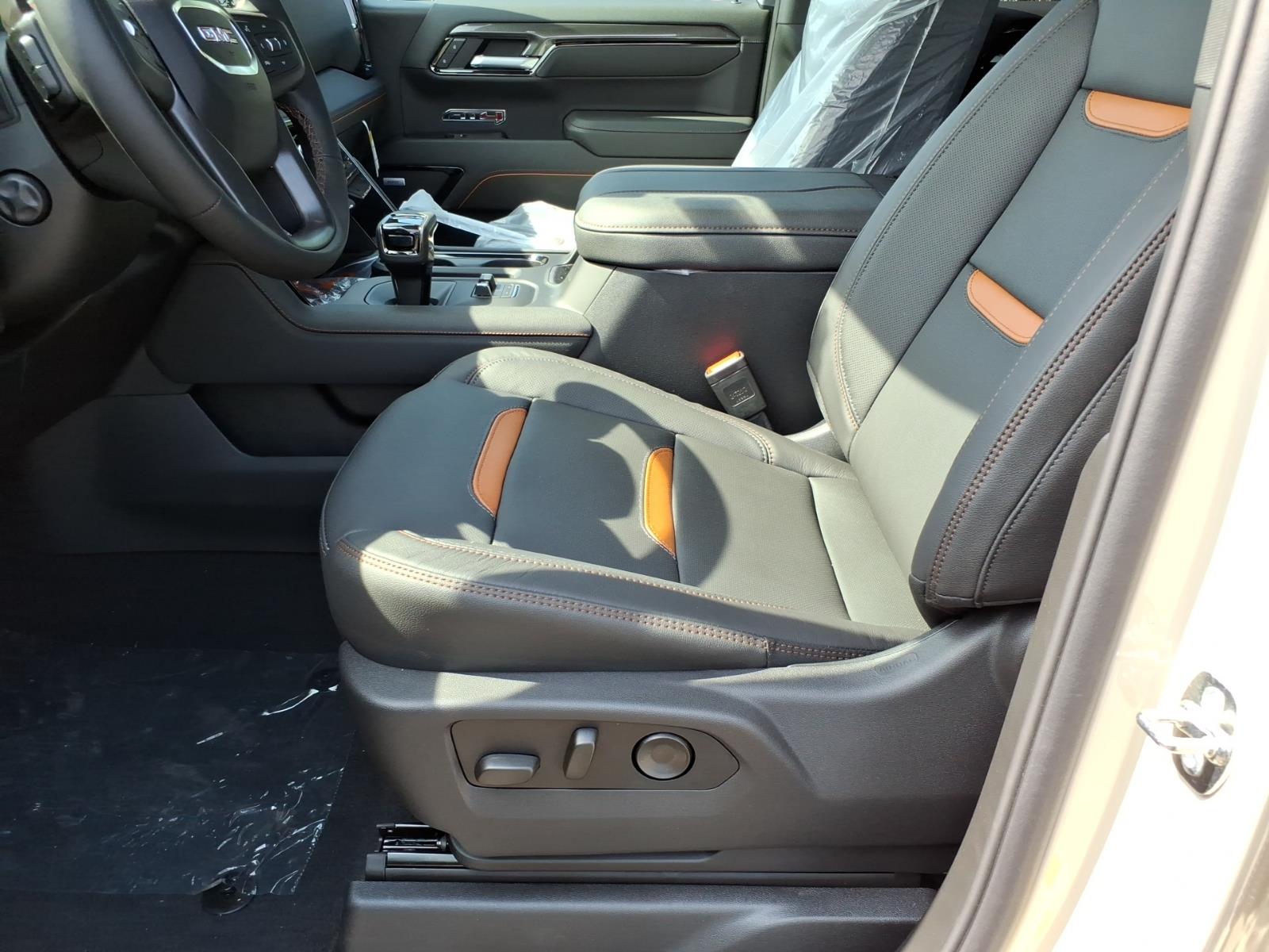 2026 GMC Sierra 1500 AT4 - Photo 12