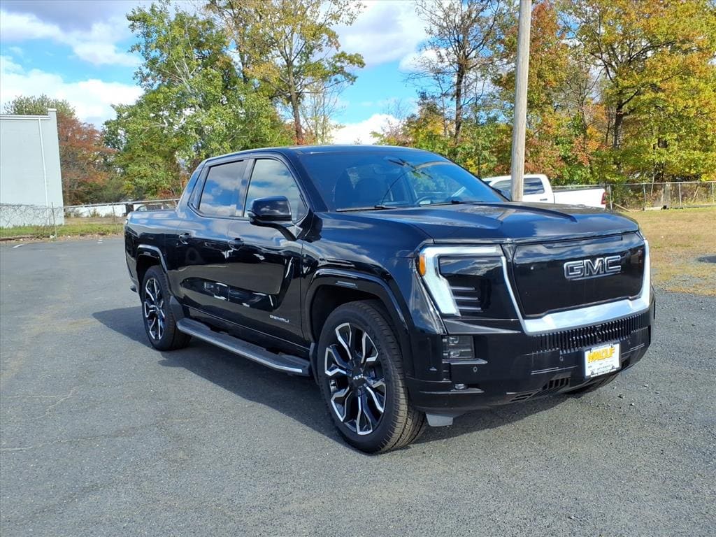 2025 GMC Sierra EV Denali's photo