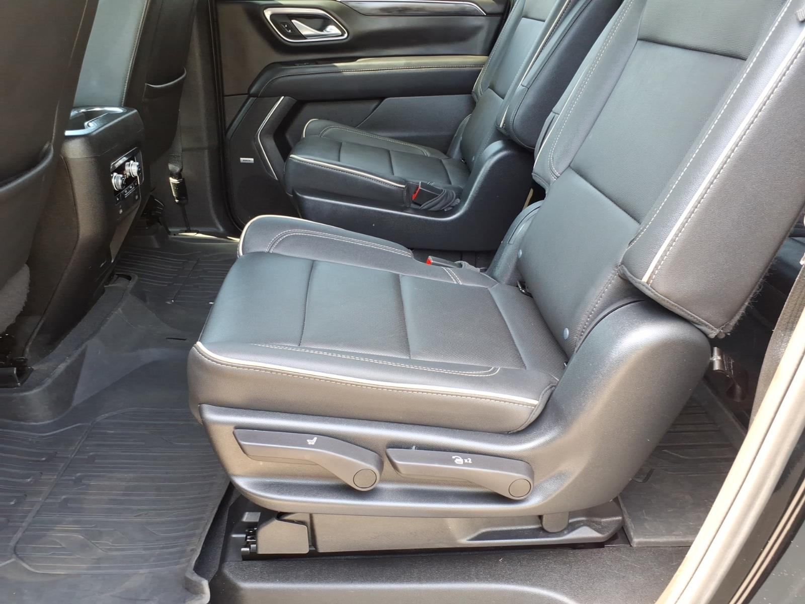 2023 GMC Yukon XL SLT - Photo 13
