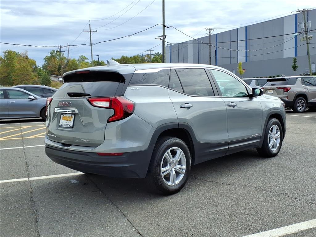 2024 GMC Terrain SLE - Photo 7