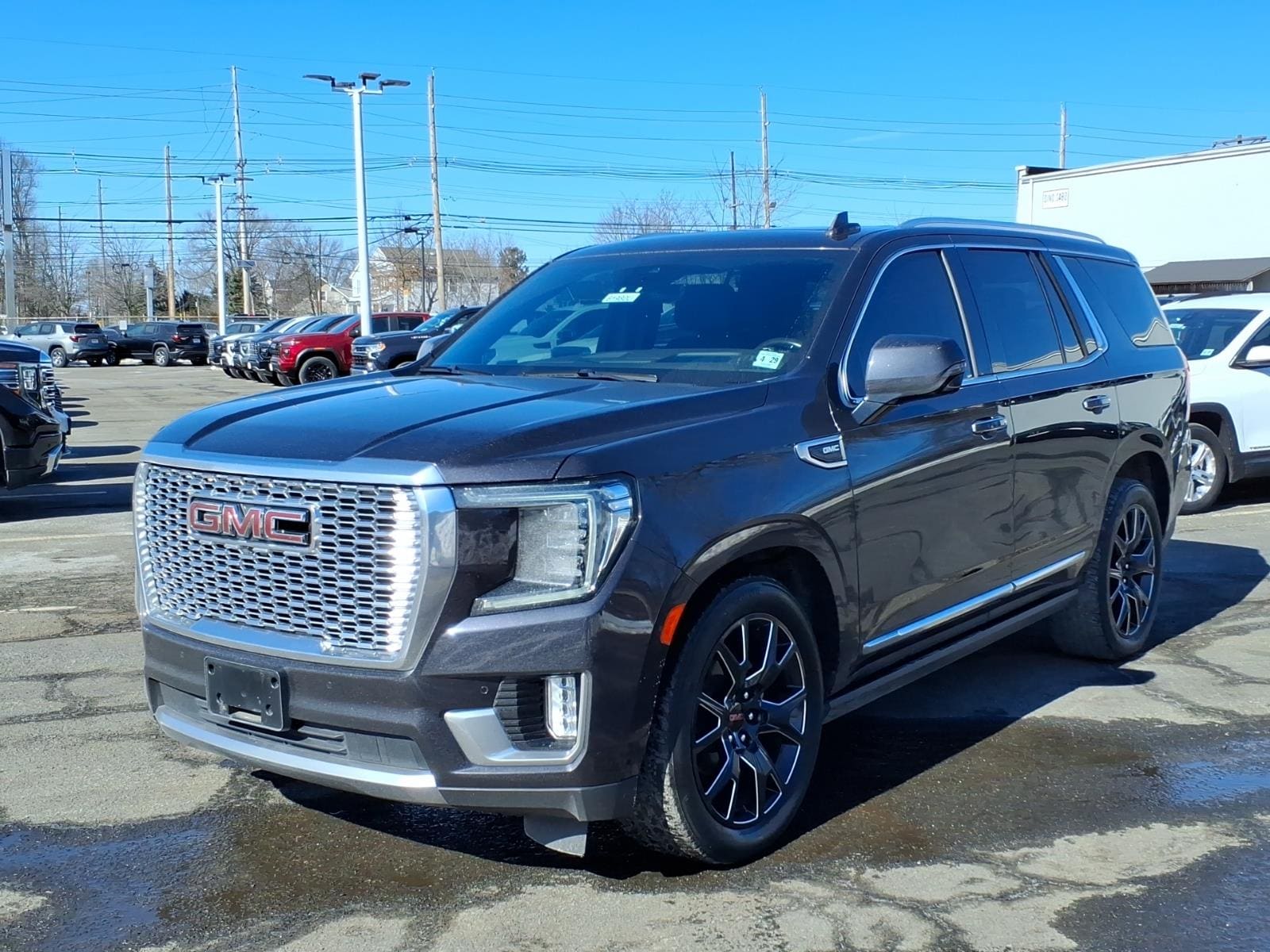 2024 GMC Yukon Denali - Photo 3