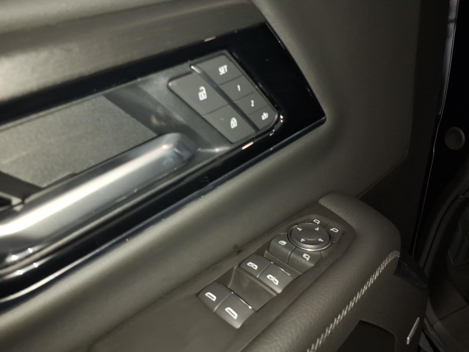 2026 GMC Yukon Denali - Photo 15