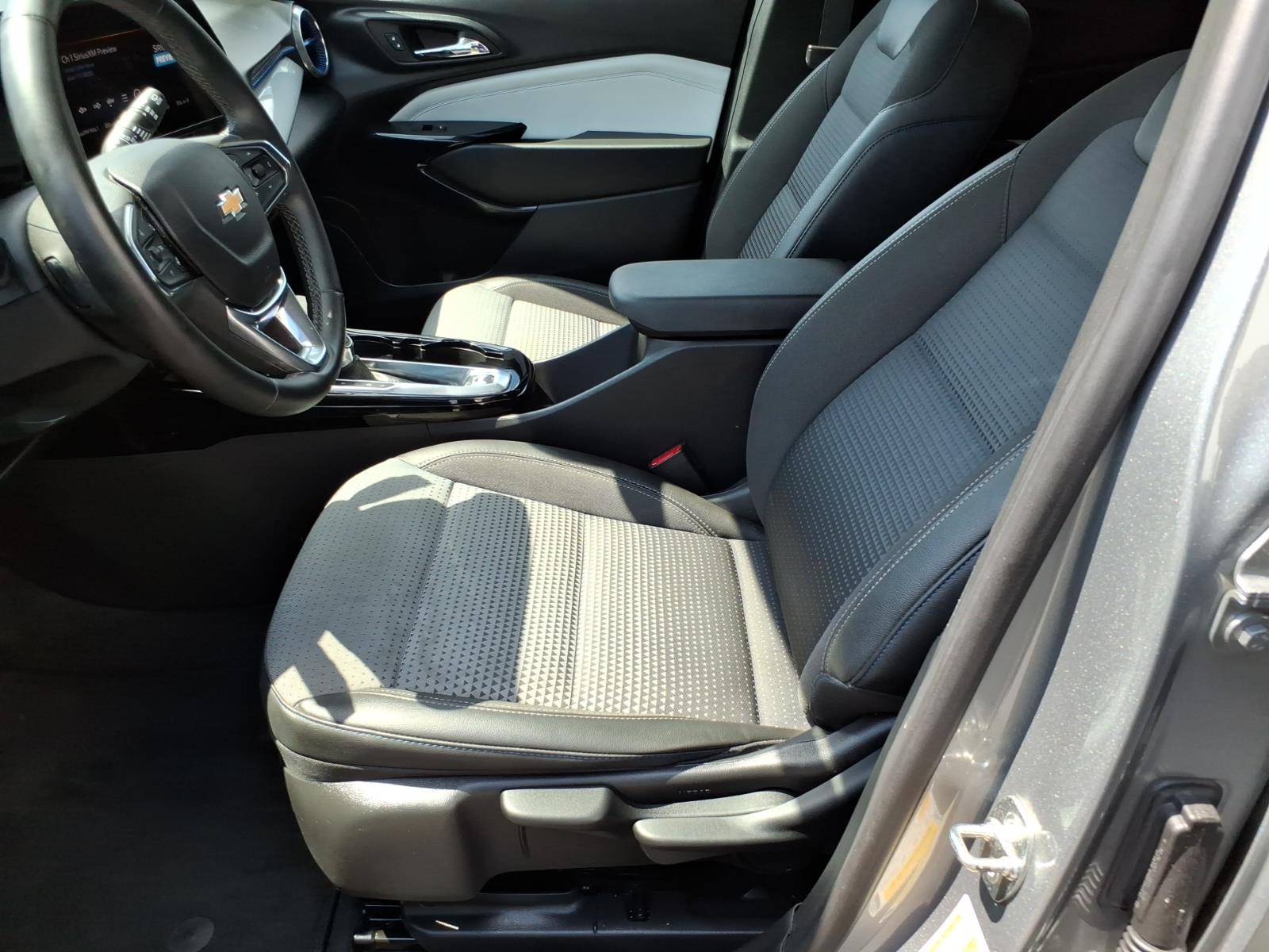 2024 Chevrolet Trax LT - Photo 13