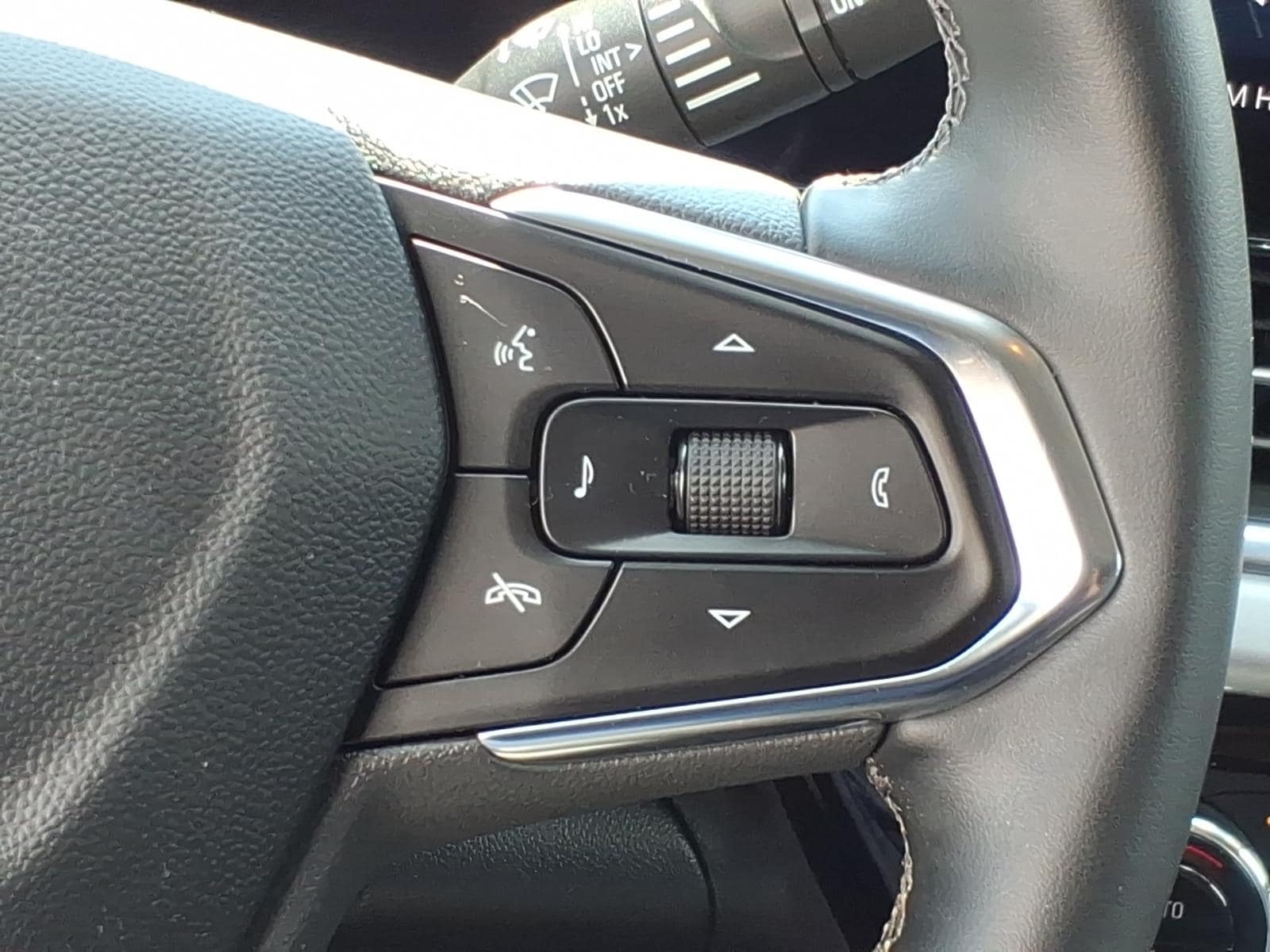 2024 Chevrolet Trax LT - Photo 17