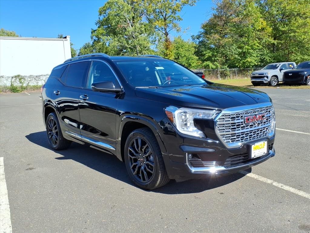 2023 GMC Terrain Denali's photo