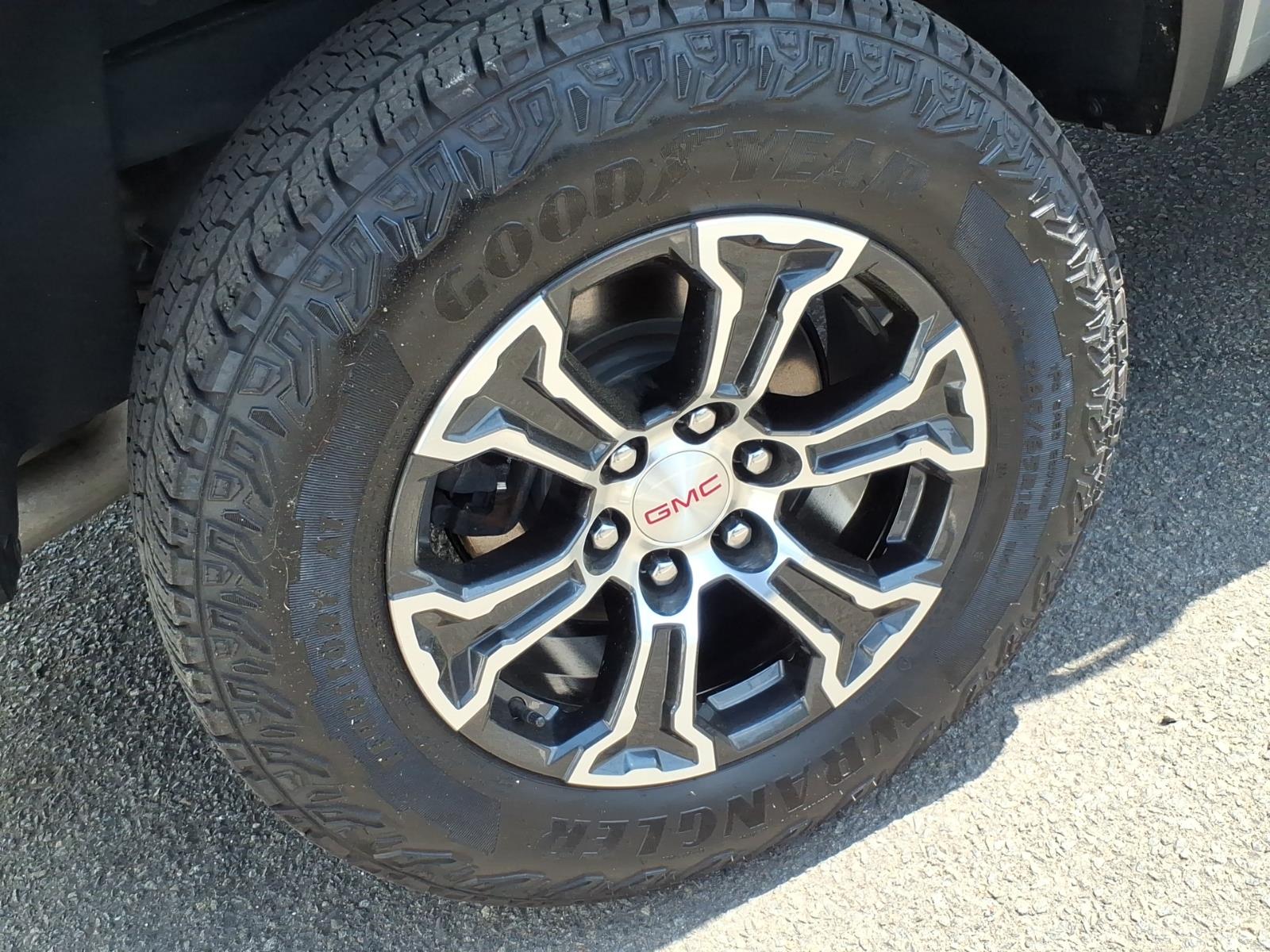 2024 GMC Canyon AT4 - Photo 7
