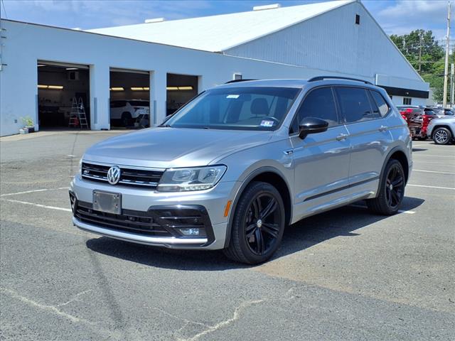 2019 Volkswagen Tiguan SEL R-Line photo 3