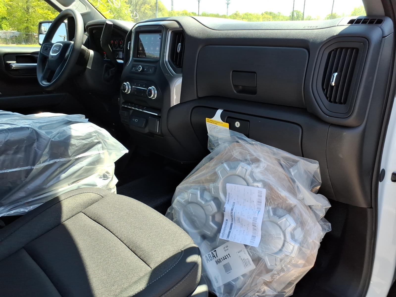 2026 GMC Sierra 1500 Pro - Photo 9