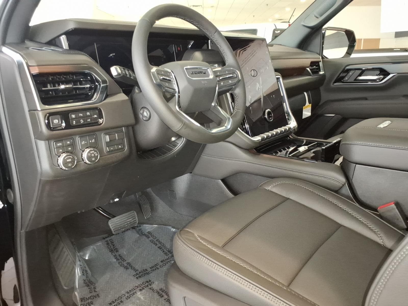 2026 GMC Yukon Denali - Photo 13