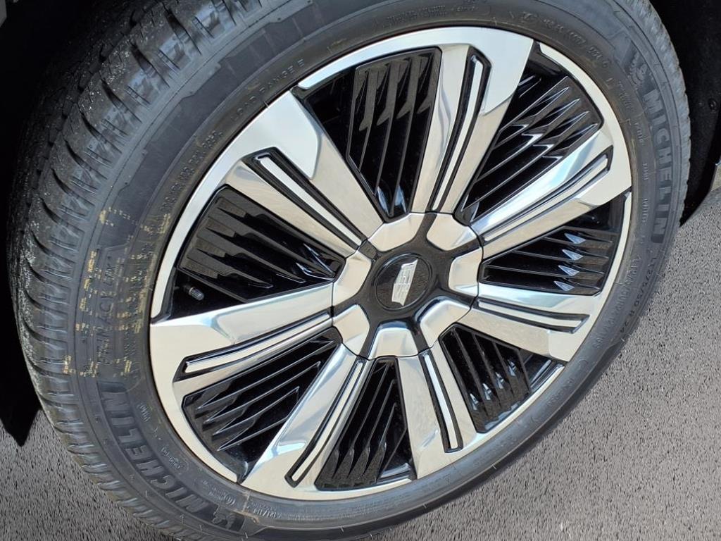 2026 Cadillac Escalade IQL Luxury - Photo 9