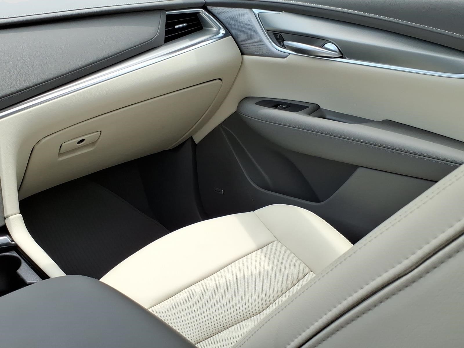 2026 Cadillac XT5 Premium Luxury - Photo 10