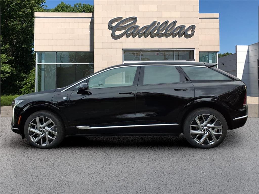 New 2026 CADILLAC OPTIQ Luxury SUV