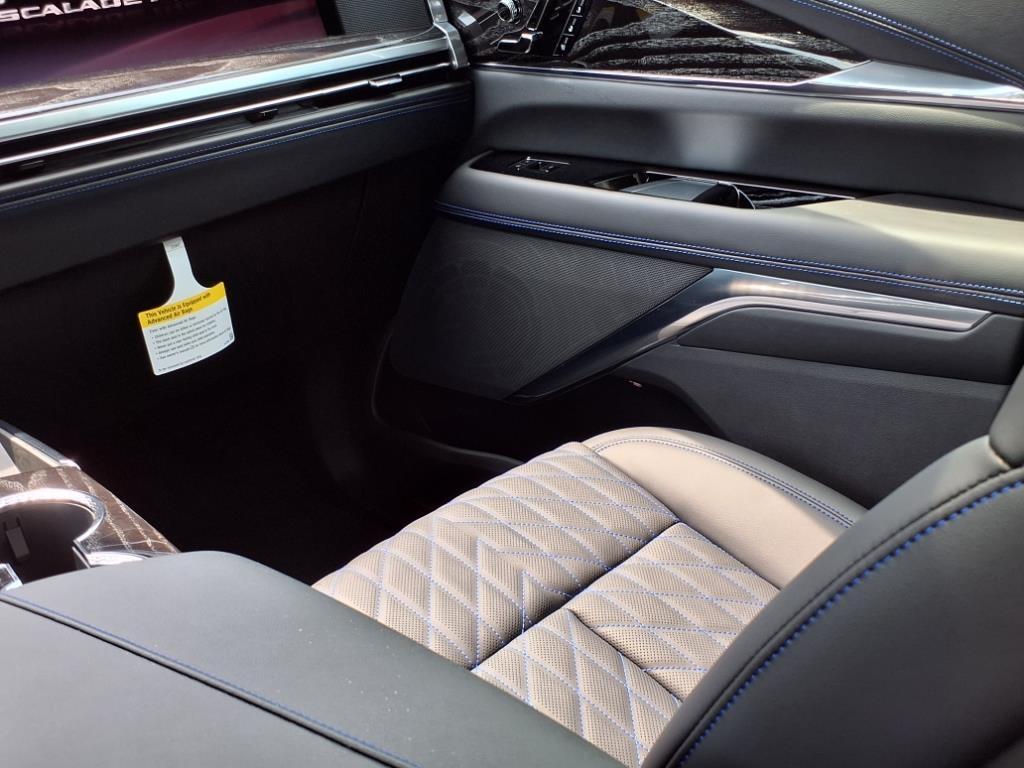 2026 Cadillac Escalade IQL Luxury - Photo 10